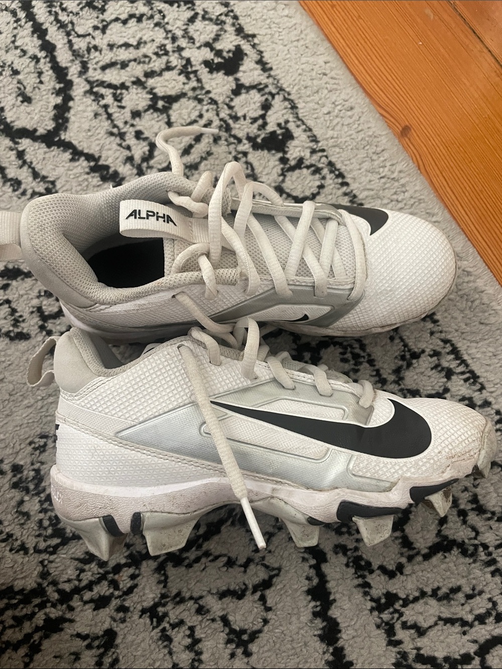 Nike White and Black Kids' Soccer Cleats